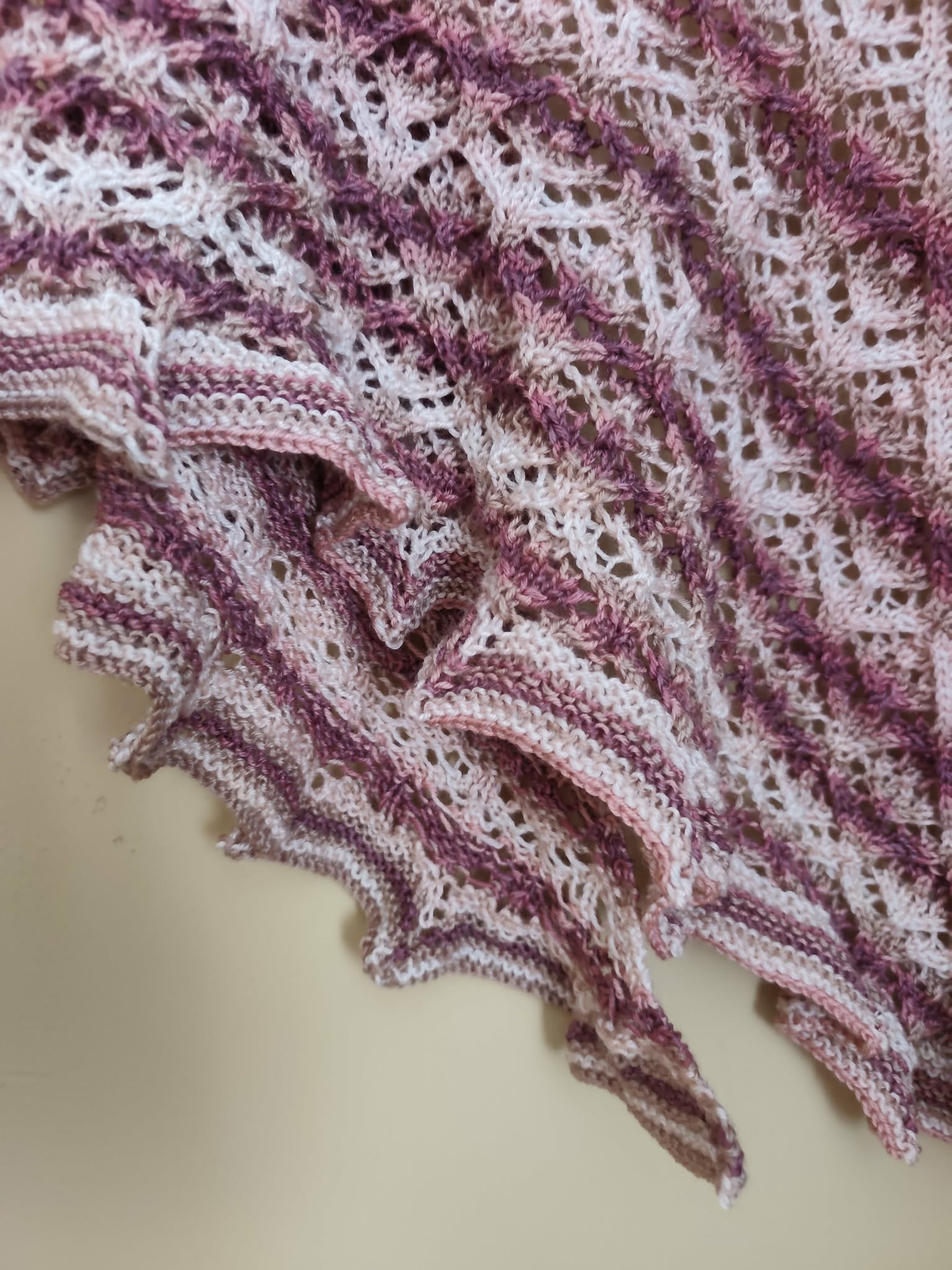 Spring Breeze – Elegant Hand-Knitted Merino Scarf