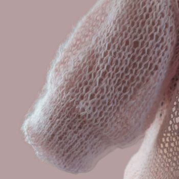 Matilda – Hand-knitted cashmere pullover | Powder pink, mesh pattern