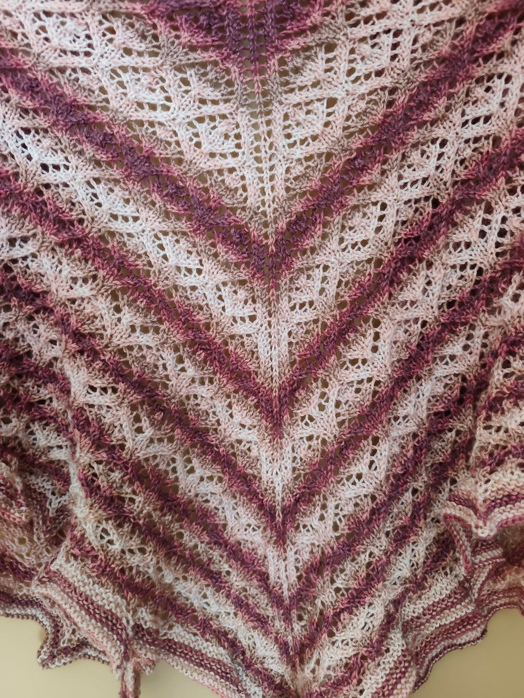 Spring Breeze – Elegant Hand-Knitted Merino Scarf