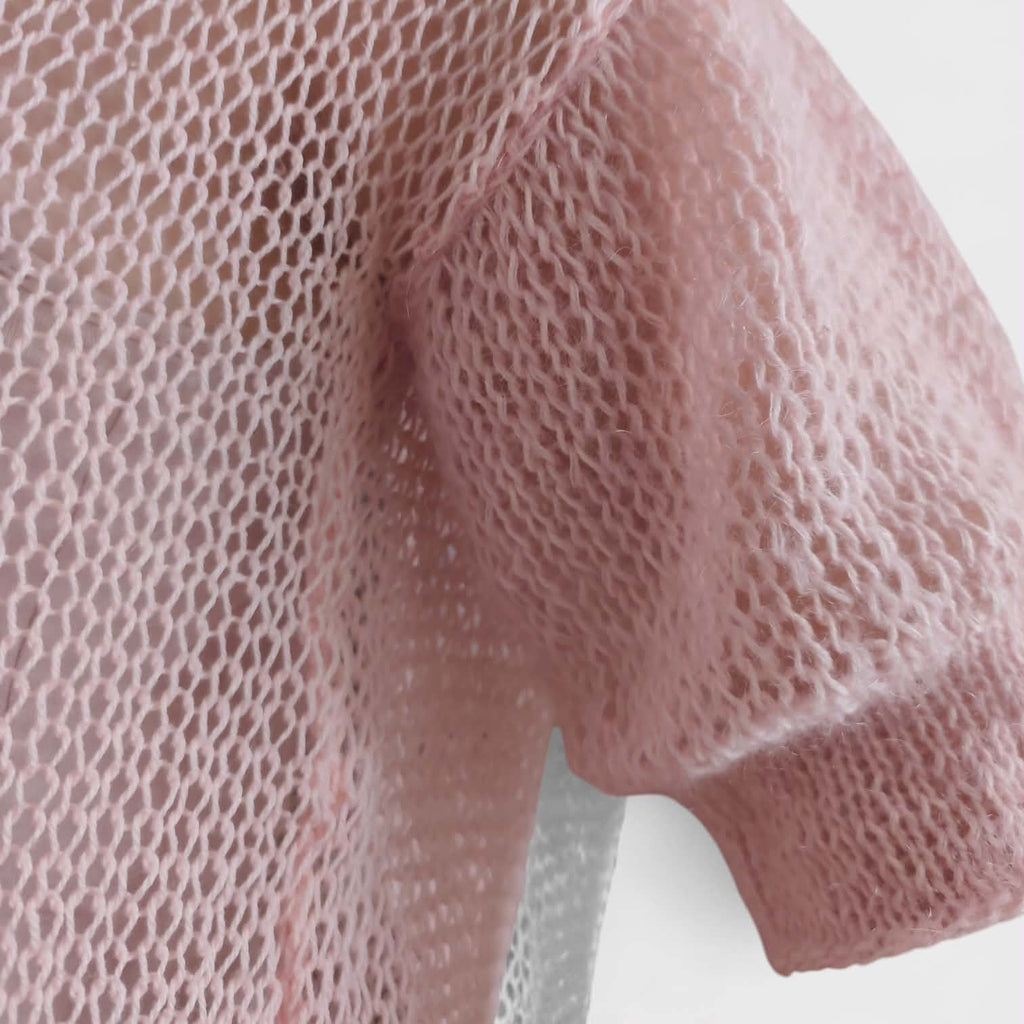 Matilda – Hand-knitted cashmere pullover | Powder pink, mesh pattern