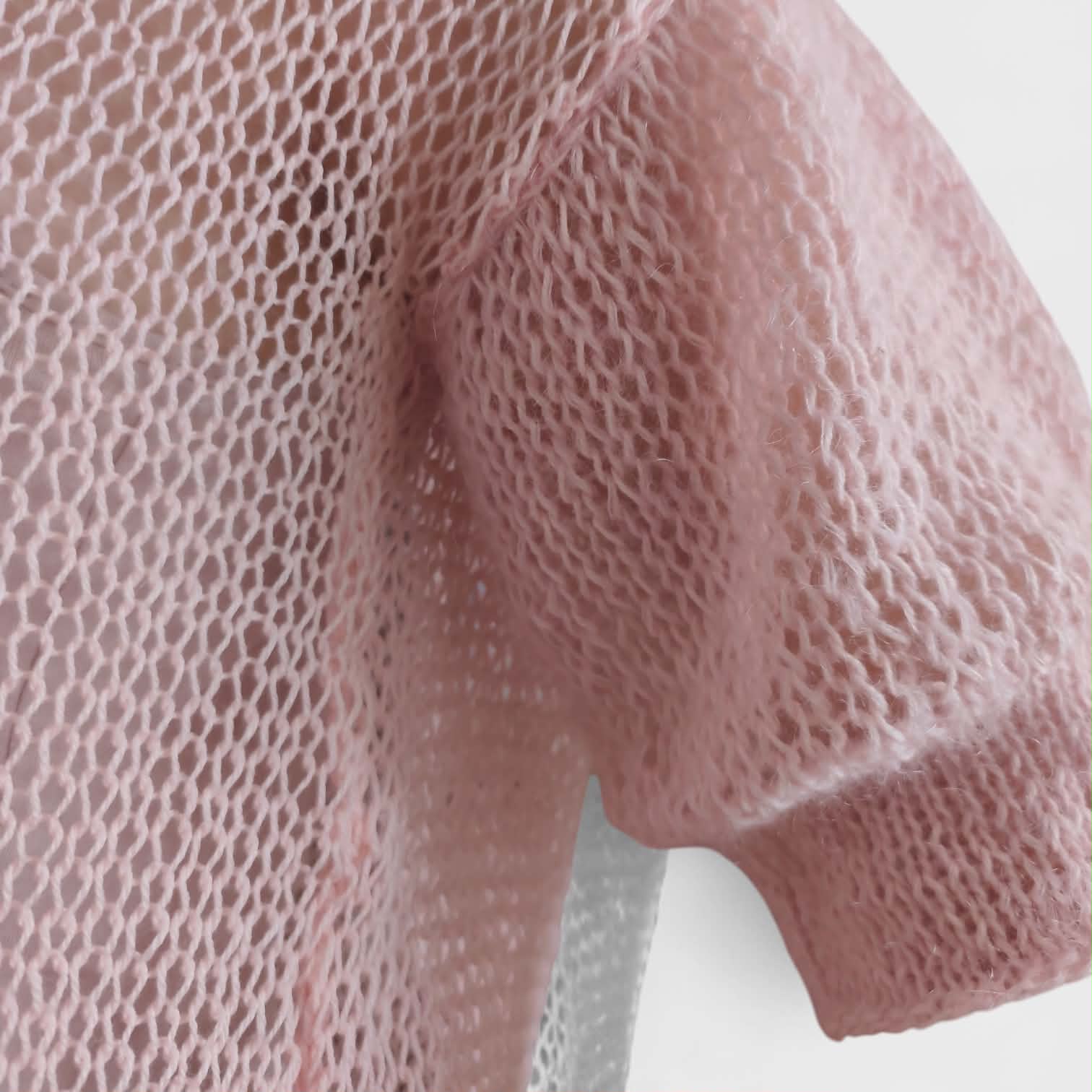 Matilda – Hand-knitted cashmere pullover | Powder pink, mesh pattern